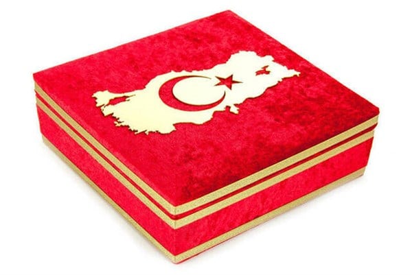 Türk Bayraklı Kadife Kuran Seti Kırmızı